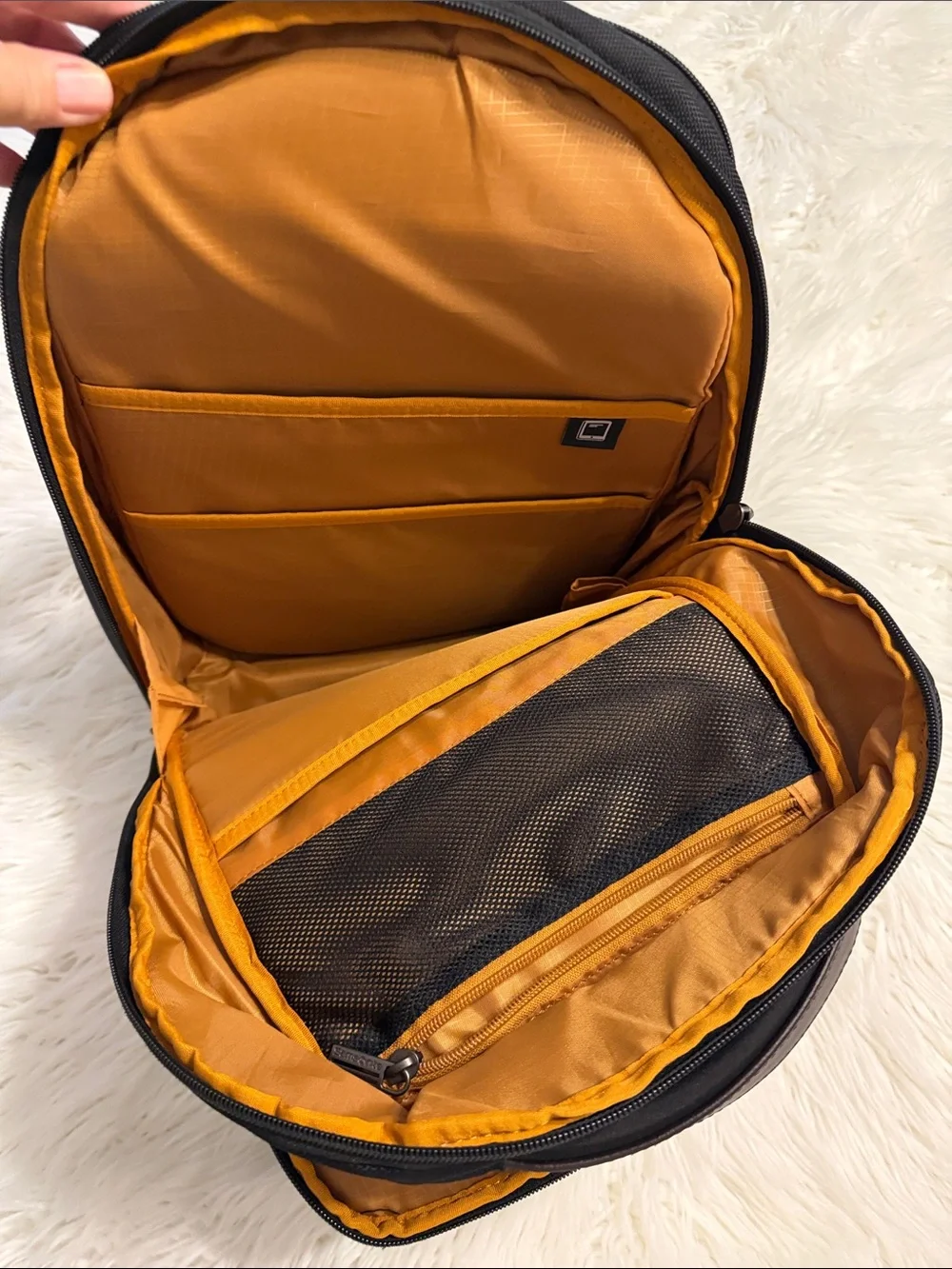 Samsonite Black Backpack with Brown Trim excellent condition see all photos